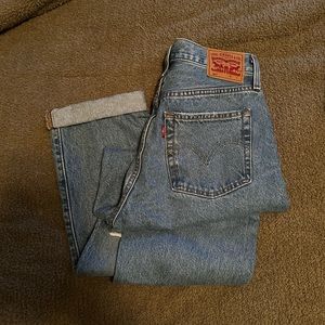 Levi’s | Distressed 501 Jean